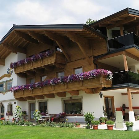 Apartamento Haus Enzian Sankt Johann im Pongau Exterior foto